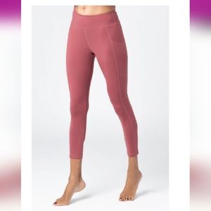 NWT- Sol & Mane Willow 7/8 Legging with Pockets in Rouge Size Large